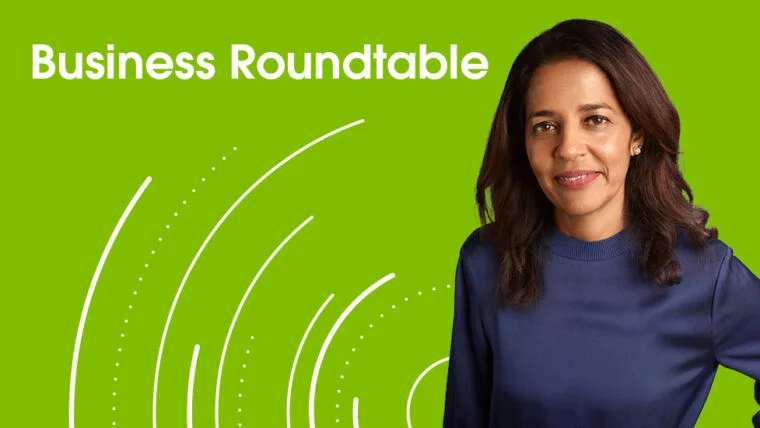 Grünes Banner mit den Worten „Business Roundtable“ und einem Bild von Revathi Advaithi