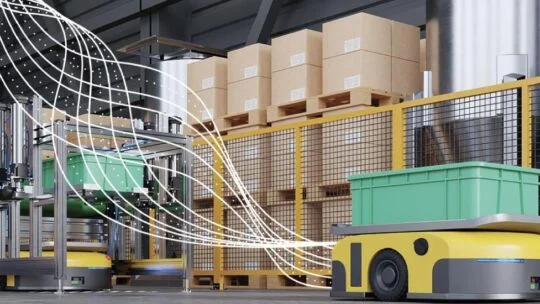 robot autónomo en una fábrica