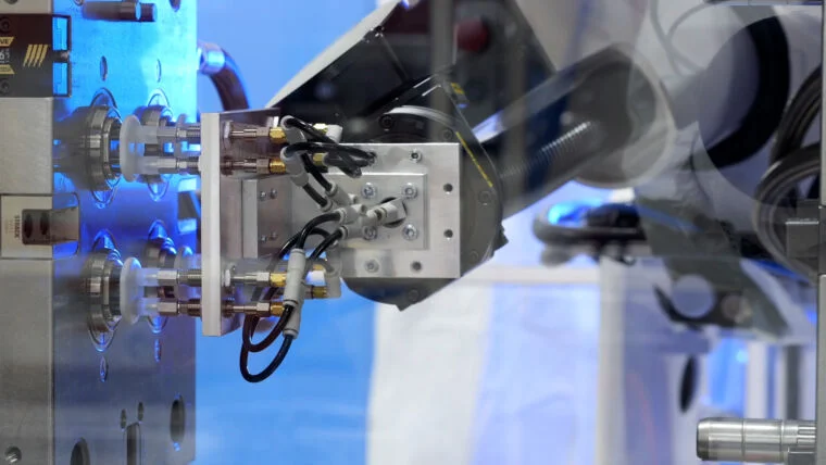 Flex Kunststoff-Master.00_01_50_00.Still002