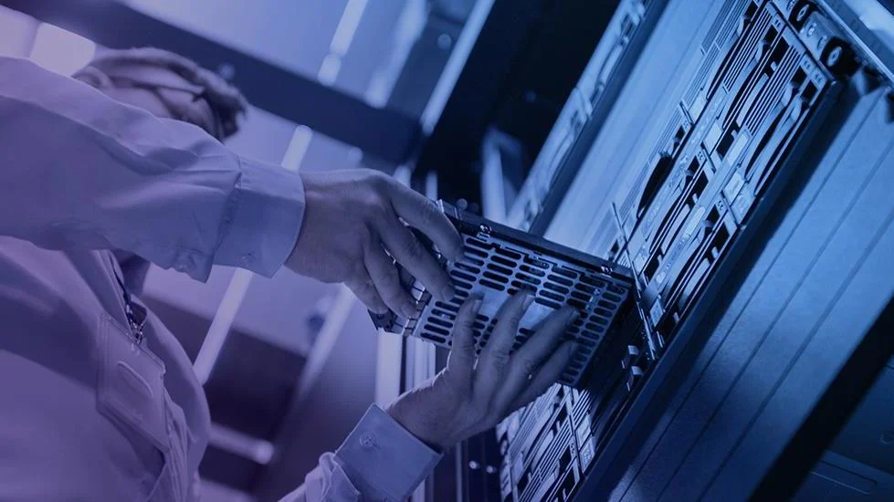 Un enfoque de encuentro en el canal para un cliente de almacenamiento definido por software