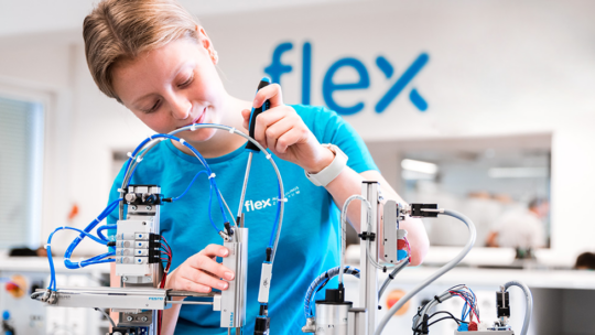 Manufacturing-Career-Blog-Header-979x550