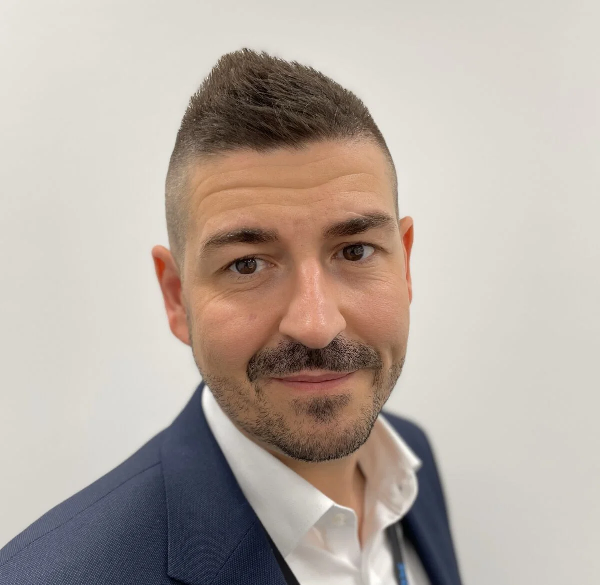 Gergely Sárvári, Lager- und Bestandskontrollleiter